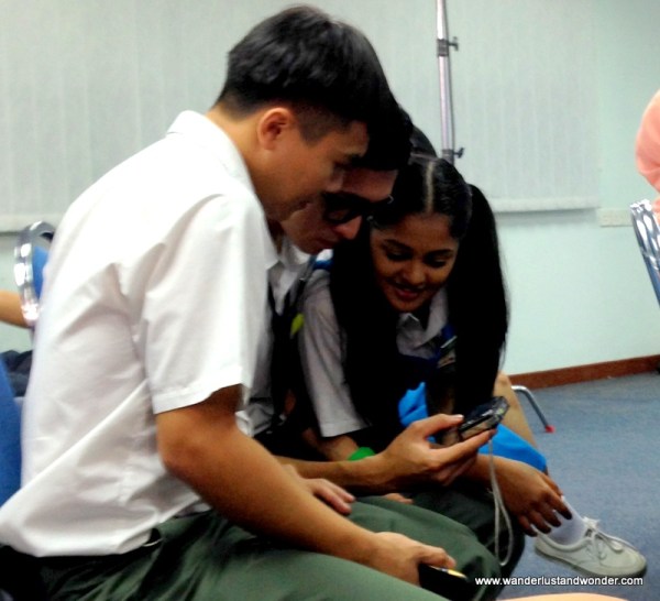 They loved the funny cat pics I sent!